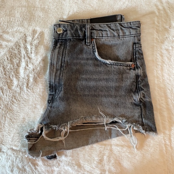 Zara The High Waist Short - Picture 4 of 4
